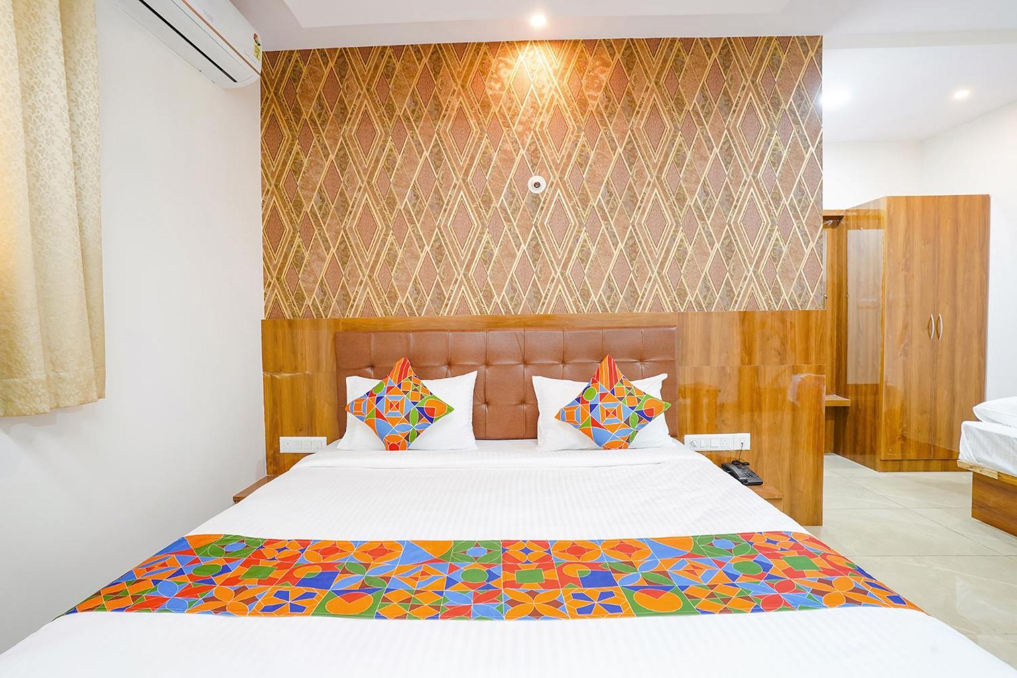 Fabhotel Platinum Palace - Nr Magadi Main Road Bangalore Exterior foto